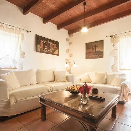 Hébergement de vacances Traditional Elegant Cretan Stone For Families *