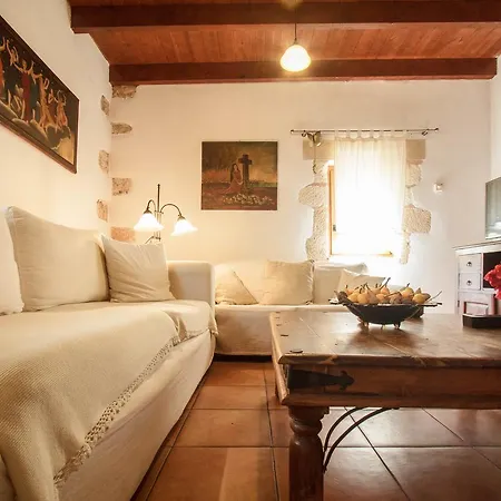 Traditional Elegant Cretan Stone For Families Hébergement de vacances